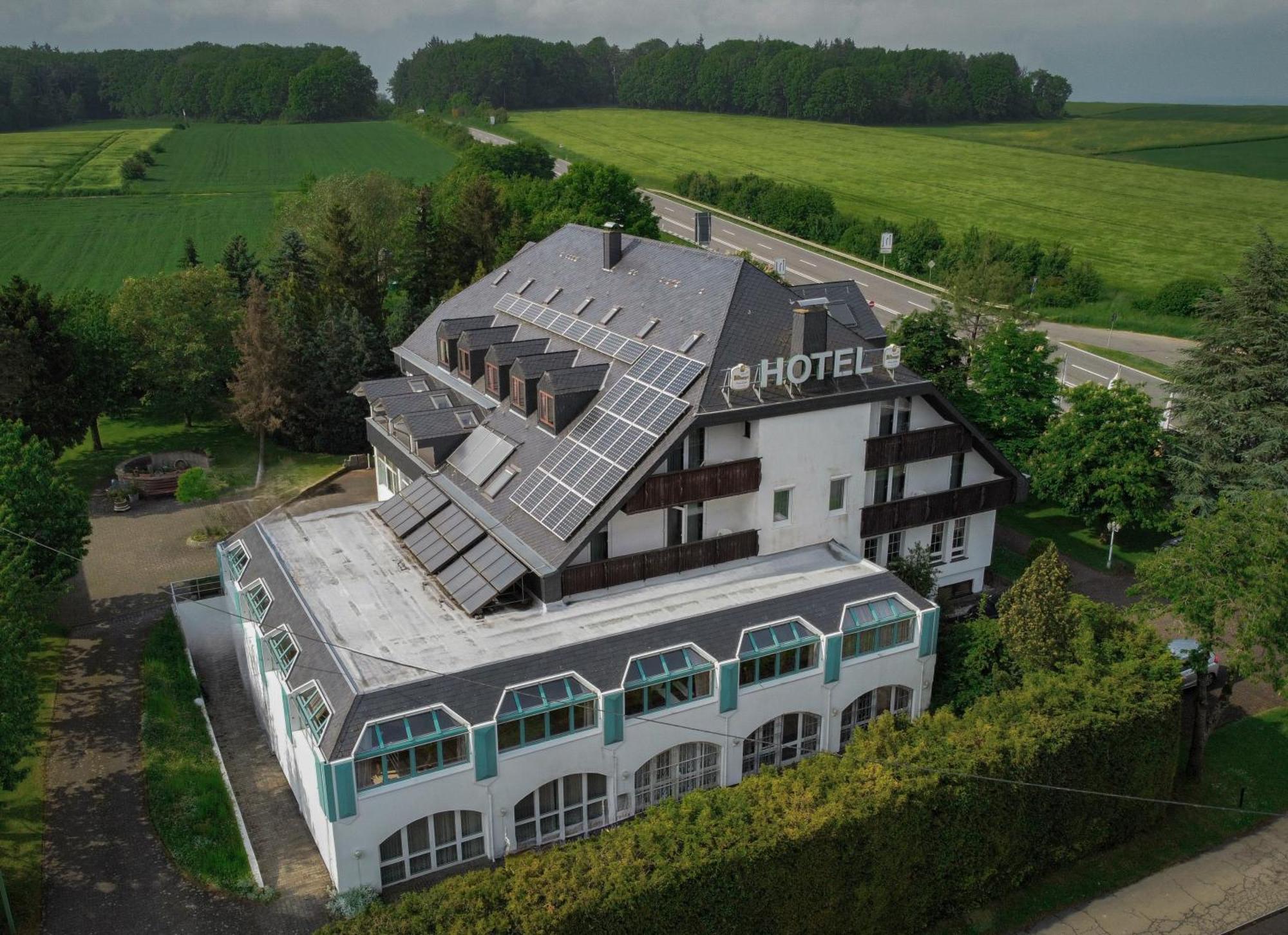 Zenner'S Landhotel Newel Kültér fotó